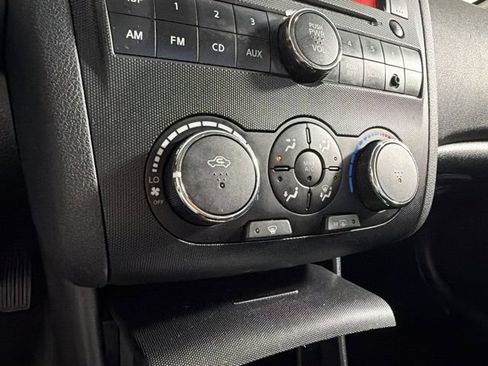 Used 2011 Nissan Altima 2.5 S FWD image 21