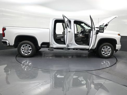 Used 2024 Chevrolet Silverado 2500 High Country AWD/4WD image 33