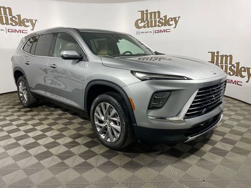 Used 2026 Buick Enclave Preferred AWD/4WD image 1