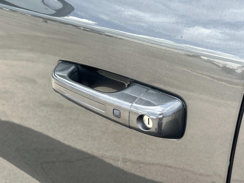 Used 2019 RAM 1500 Laramie AWD/4WD image 20