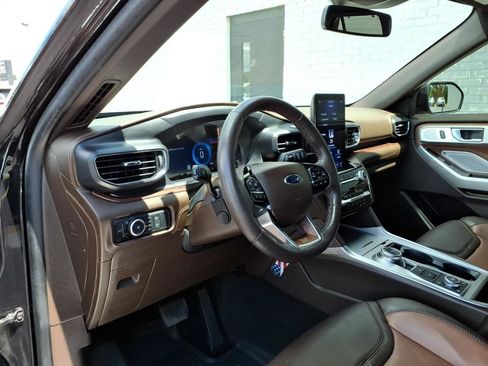 Used 2024 Ford Explorer King Ranch w/ Technology Package AWD/4WD image 6