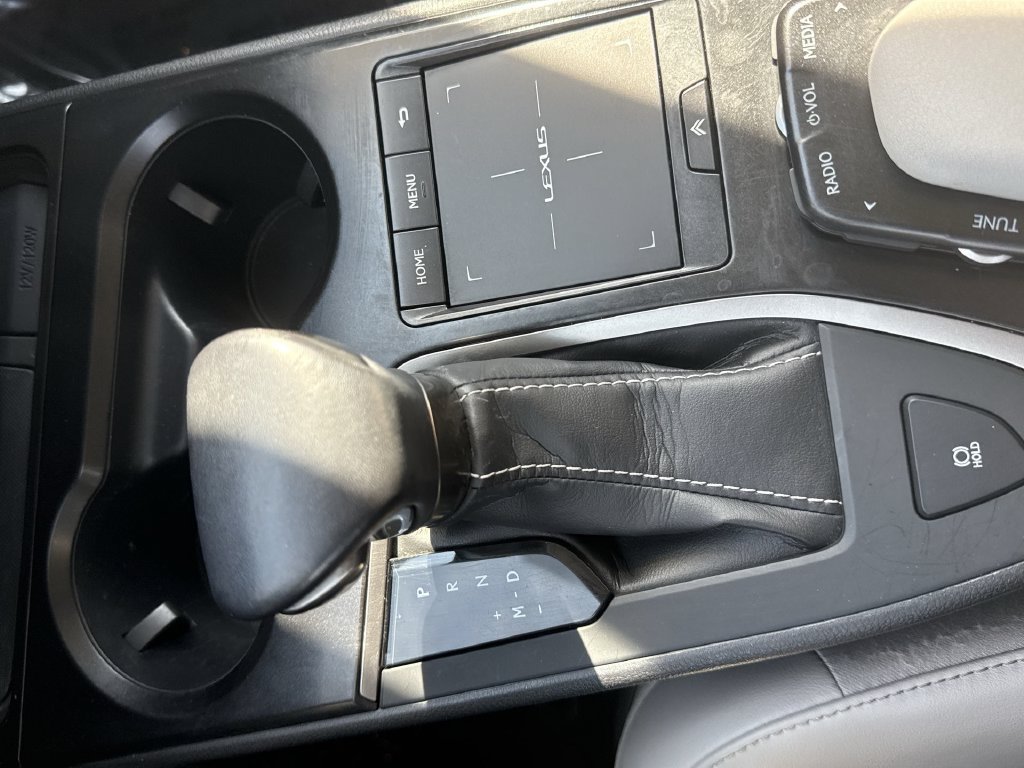 Used 2019 Lexus UX 200 w/ Premium Package FWD image 22