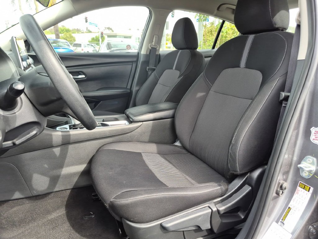 Used 2025 Nissan Sentra SV FWD image 25