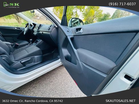 Used 2013 Volkswagen Tiguan S image 26