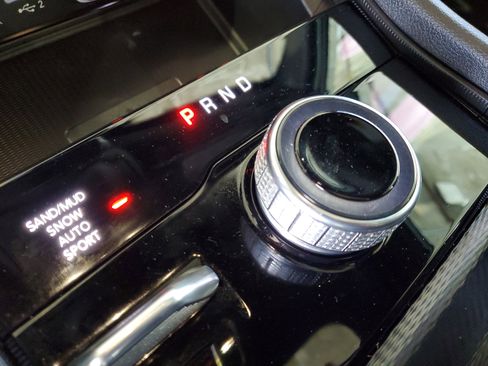 Used 2024 Jeep Grand Cherokee L Limited w/ Luxury Tech Group II image 29