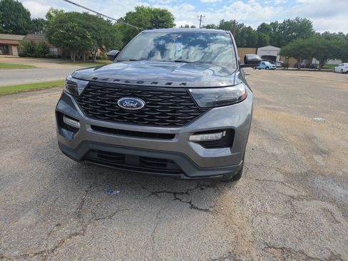 Used 2022 Ford Explorer ST-Line RWD image 2