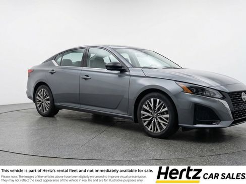 Used 2025 Nissan Altima 2.5 SV FWD image 1