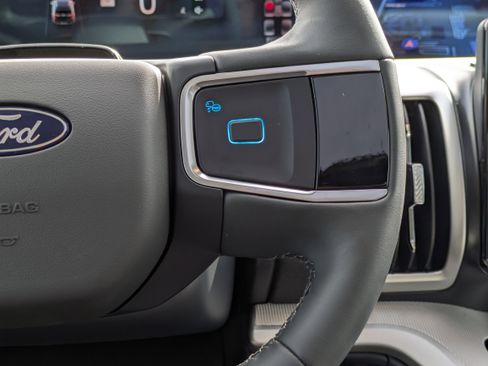 New 2025 Ford Expedition Max Active image 30