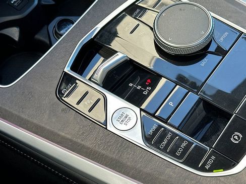 Used 2024 BMW X5 sDrive40i w/ M Sport Package image 25