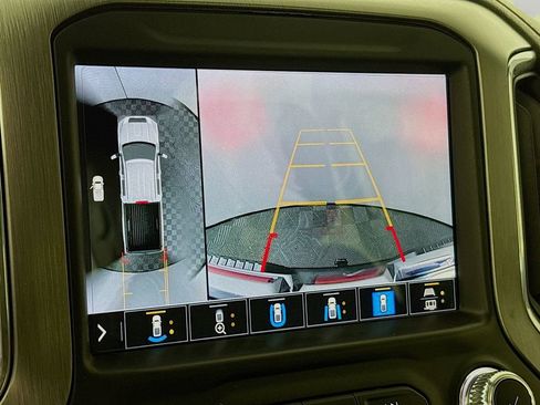 Used 2021 GMC Sierra 3500 Denali w/ Denali Black Diamond Edition image 18