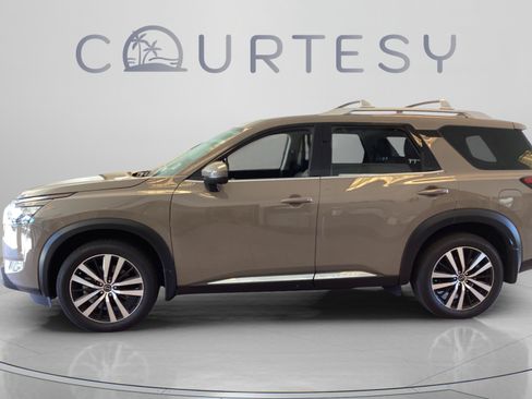 Certified 2025 Nissan Pathfinder Platinum w/ Cargo Package AWD/4WD image 2