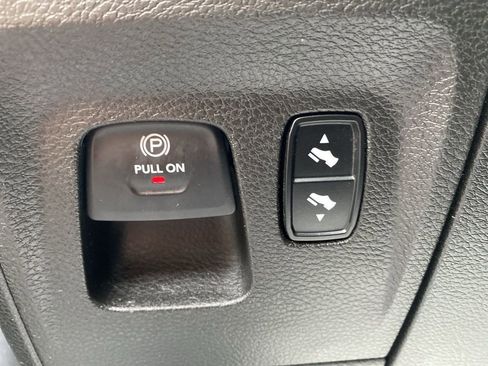 Used 2019 RAM 1500 Limited image 28