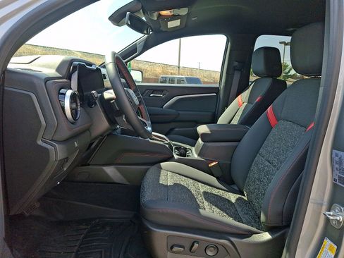 Used 2024 Chevrolet Colorado Z71 w/ Z71 Convenience Package 2 image 13