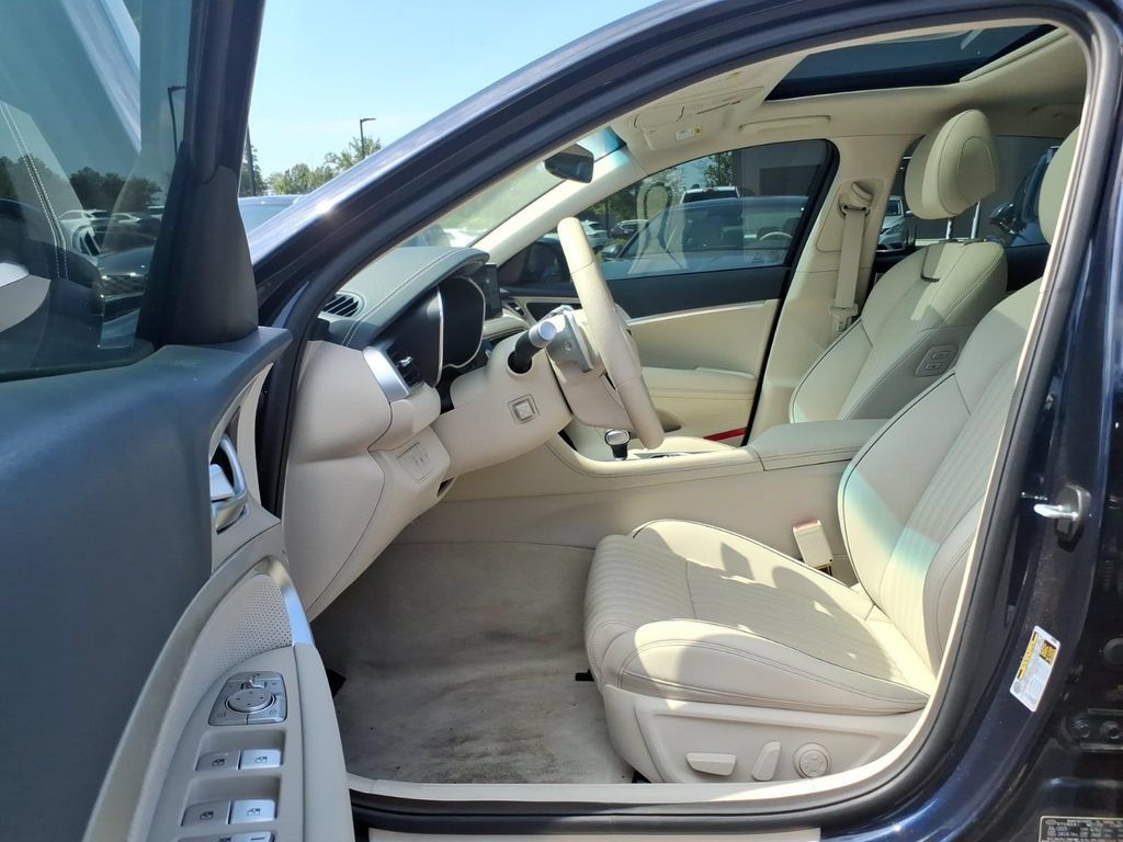 Used 2026 Genesis G70 2.5T Prestige RWD image 15