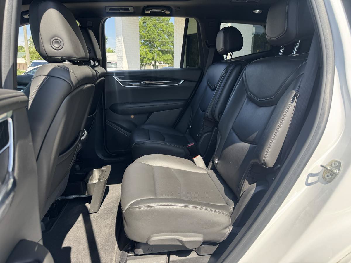 Used 2020 Cadillac XT6 Premium Luxury FWD image 11