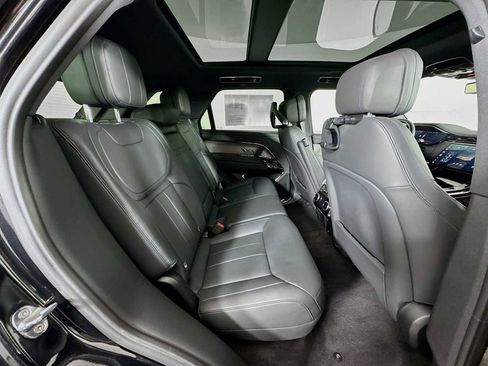 Used 2025 Land Rover Range Rover Sport SE image 27
