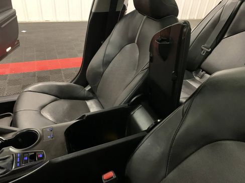 Used 2022 Toyota Camry XSE w/ Navigation Package image 35