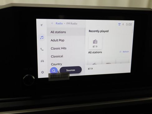 Used 2025 Toyota Tacoma SR image 9