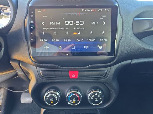 Used 2015 Jeep Renegade Latitude image 16