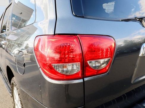 Used 2016 Toyota Sequoia Platinum image 21