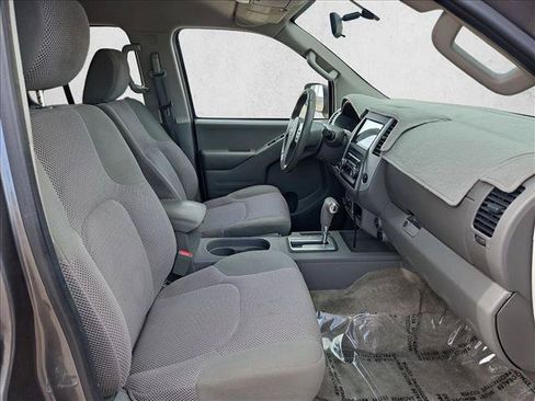 Used 2017 Nissan Frontier SV AWD/4WD image 25