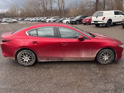 Used 2019 MAZDA MAZDA3 Sedan w/ Preferred Package image 4