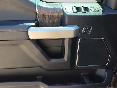 Used 2018 Ford F250 Lariat w/ Lariat Ultimate Package image 19