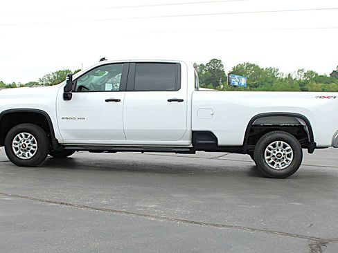 Used 2025 Chevrolet Silverado 2500 W/T w/ WT/CX Safety Package AWD/4WD image 6