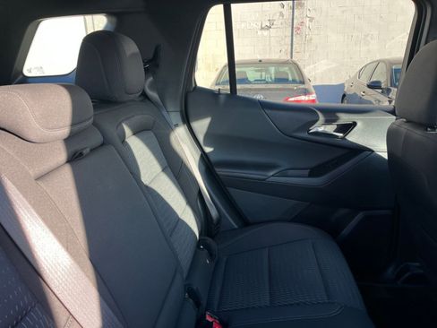 Used 2025 Chevrolet Equinox LT image 36