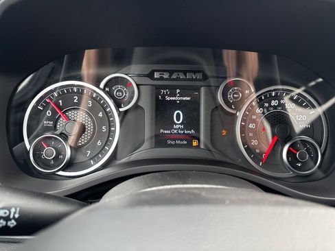 New 2026 RAM 1500 4x4 Crew Cab image 16