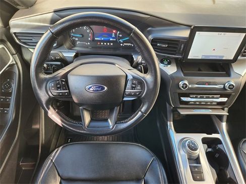 Used 2020 Ford Explorer XLT w/ Equipment Group 202A image 26