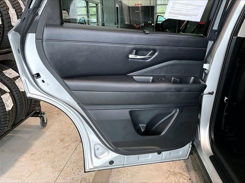 Used 2022 Nissan Pathfinder SL AWD/4WD image 20