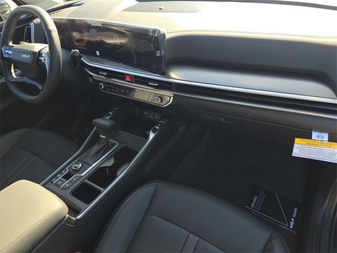New 2026 Kia Sorento S image 11