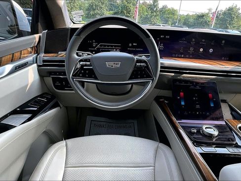 Used 2025 Cadillac Escalade Sport Platinum w/ LPO, Floor Liner Package AWD/4WD image 5