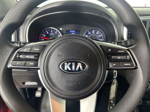 Used 2020 Kia Sportage LX image 11