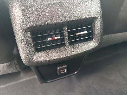 Used 2019 Chevrolet Equinox Premier image 30