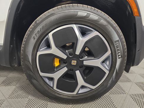 Used 2024 Rivian R1S Adventure AWD/4WD image 12