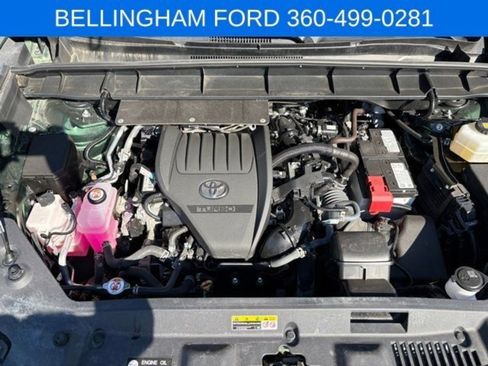 Used 2024 Toyota Highlander XLE image 40