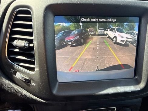 Used 2019 Jeep Compass Trailhawk w/ Leather Interior Group AWD/4WD image 11