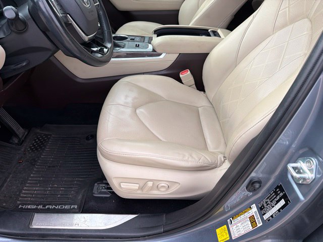 Used 2020 Toyota Highlander Platinum AWD/4WD image 9