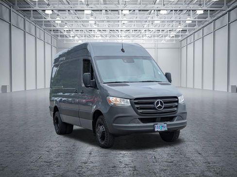 Used 2020 Mercedes-Benz Sprinter 3500 image 7