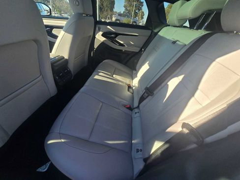 Used 2023 Land Rover Range Rover Evoque SE image 21