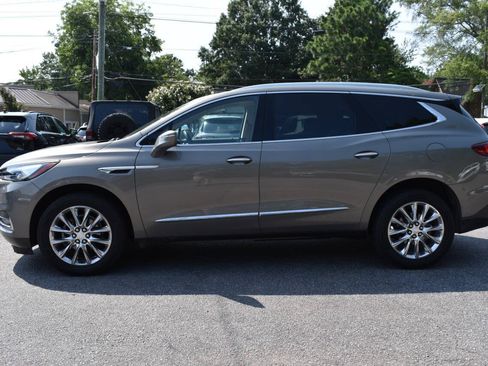 Used 2018 Buick Enclave Premium FWD image 3