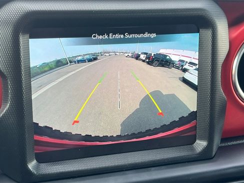 Used 2021 Jeep Wrangler Unlimited Rubicon image 32