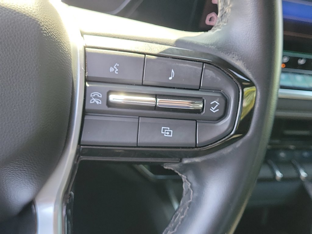 Used 2024 Chevrolet Colorado LT w/ LT Convenience Package RWD image 9
