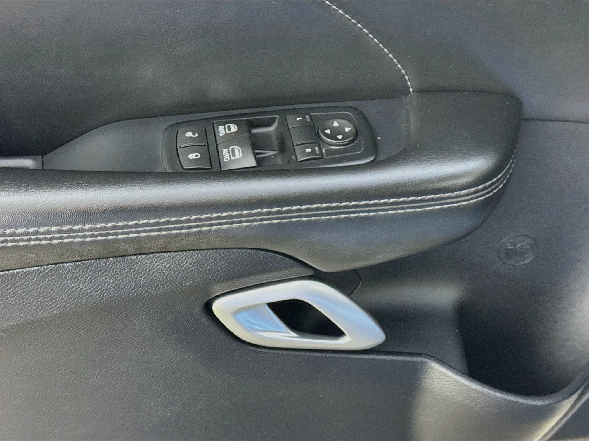 Used 2015 Dodge Challenger SXT Plus RWD image 21