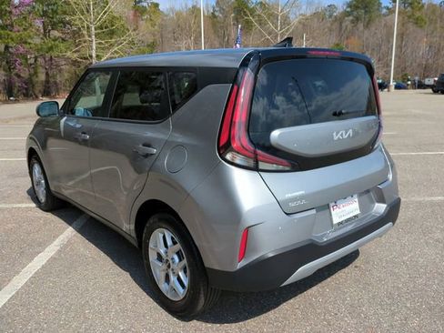 Used 2025 Kia Soul LX FWD image 6