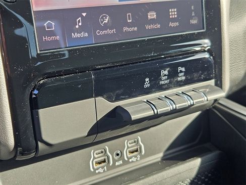 New 2026 RAM 1500 4x4 Crew Cab image 30