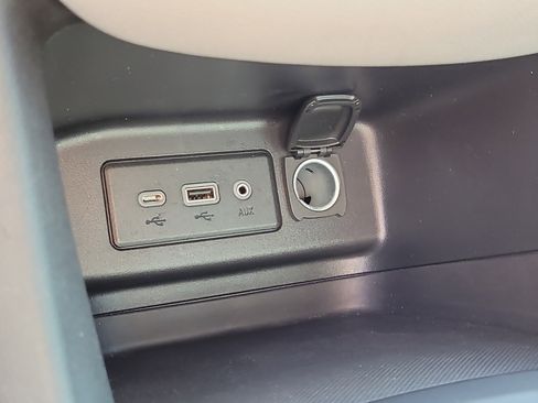 Used 2022 Chevrolet Equinox LS FWD image 26