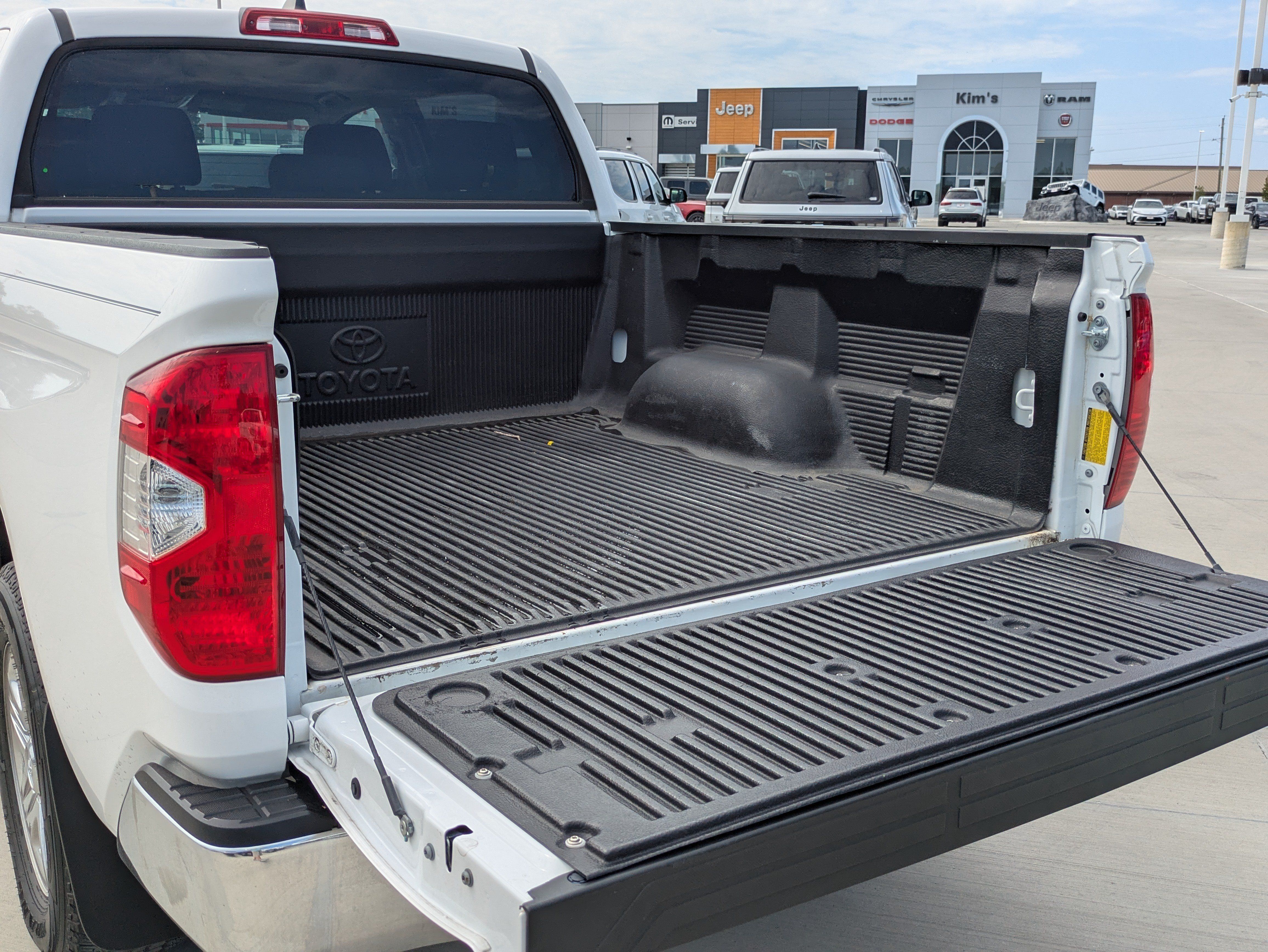 Used 2021 Toyota Tundra SR5 AWD/4WD image 5